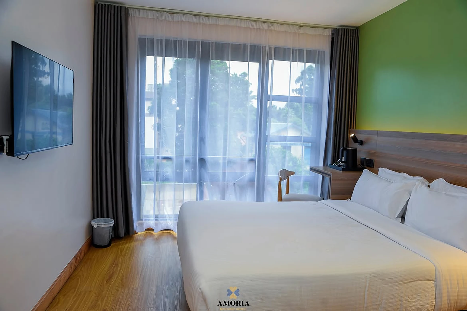 Amoria Boutique Hotel, guest room wide view