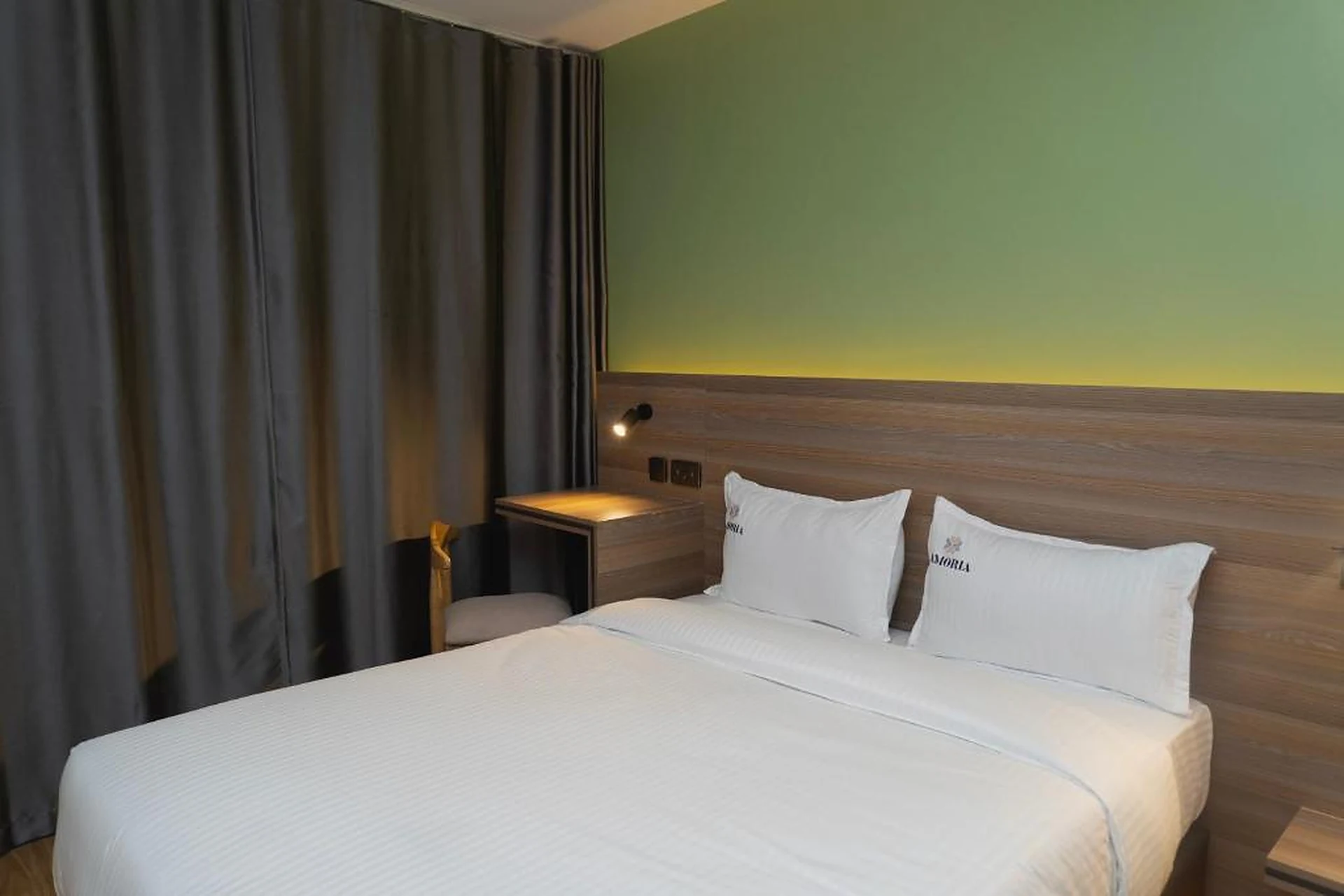 Amoria Boutique Hotel, timber headboard detail