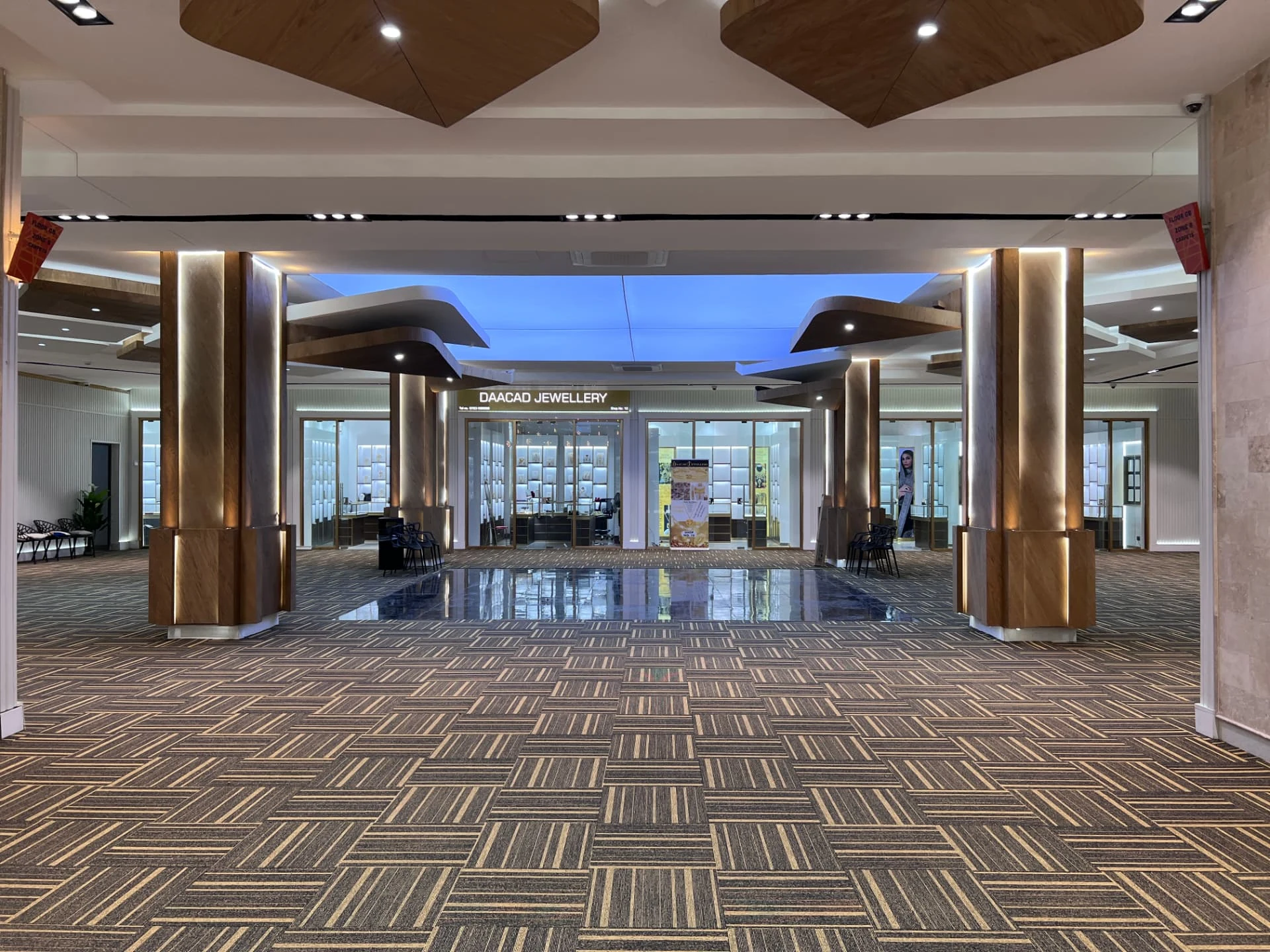 BBS Gold Souk, main jewellery concourse with illuminated columns
