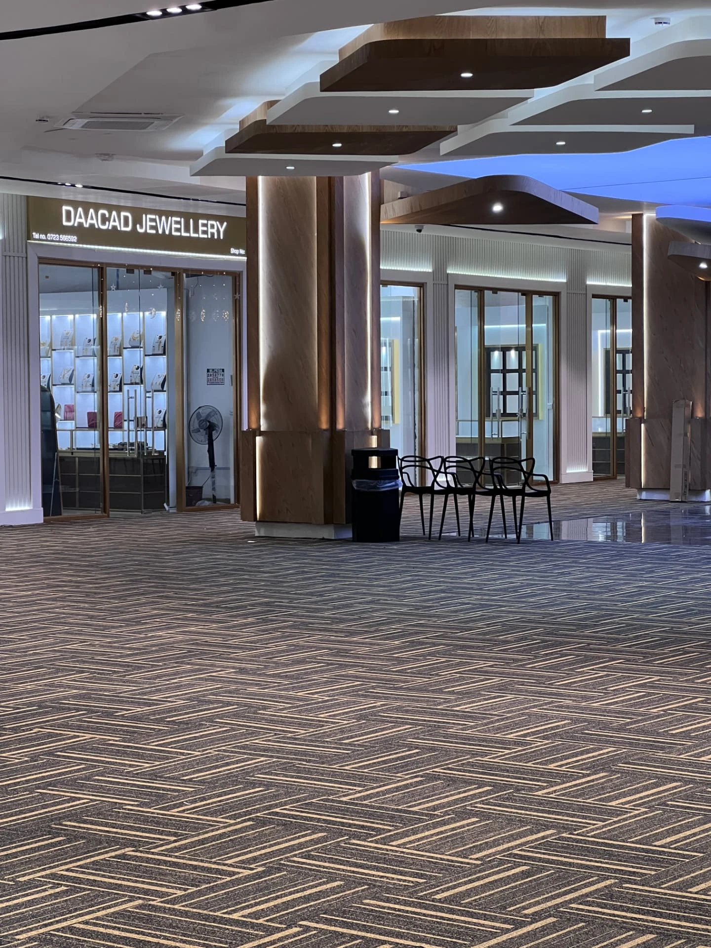 BBS Gold Souk, seating node beside the shopfronts