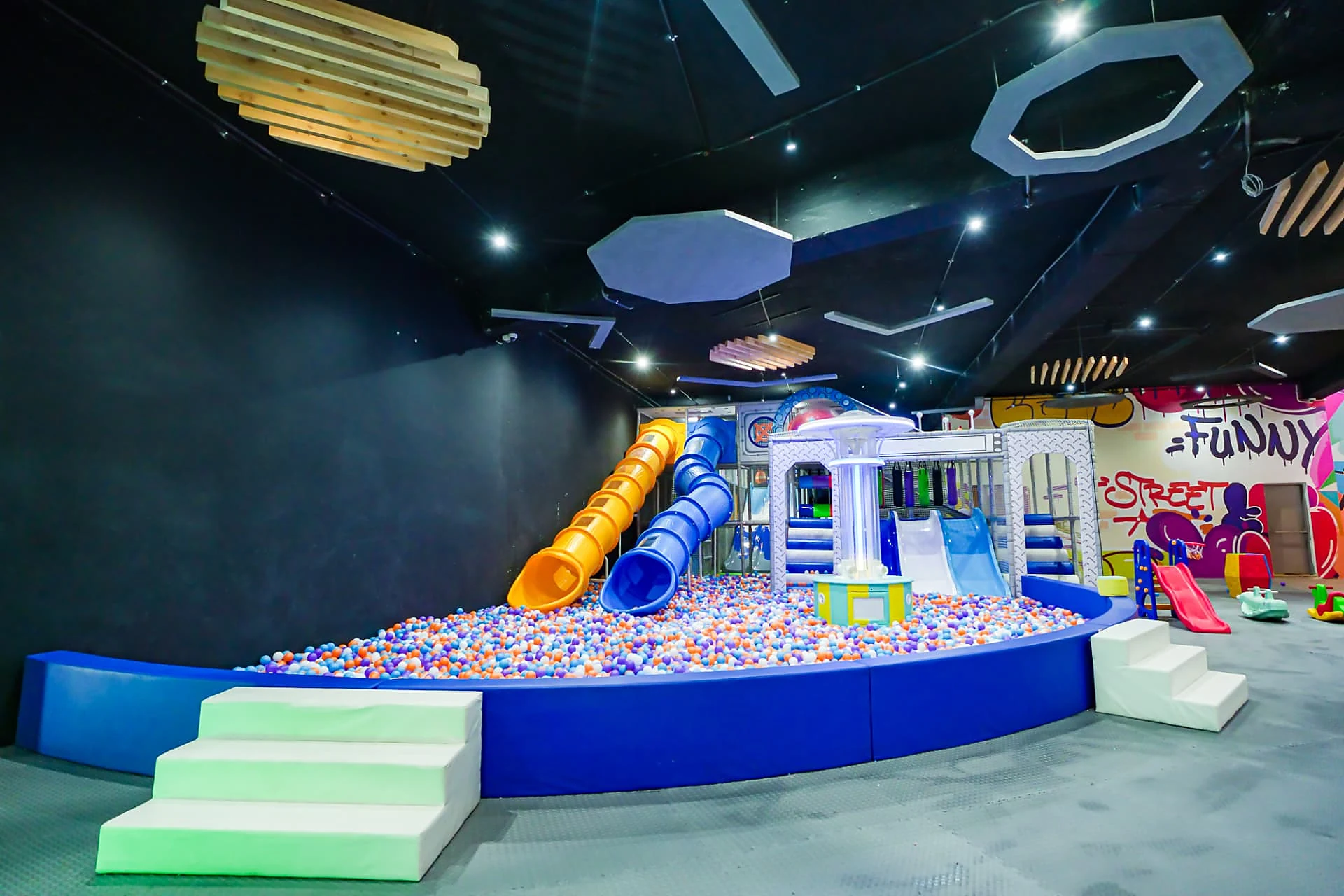 Star Jump toddler ball pit with tube slides